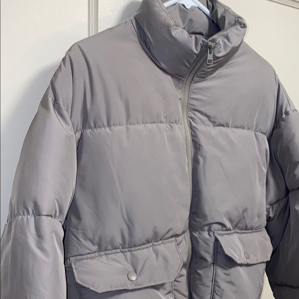 May Design Small Light Gray Quilted Cropped Puffer Jacket with High Collar - Picture 13 of 14